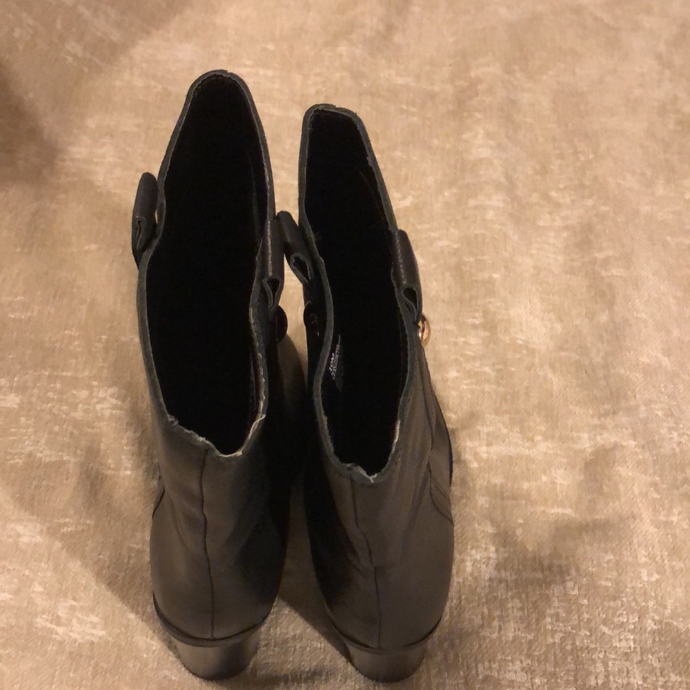Nine West Pull On Calf Booties. New Without Tags - Picture 5 of 8